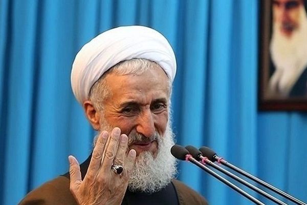 مواطنون لـ “إيران إنترناشيونال”: فضيحة ممثل خامنئي مثال واضح لـ “نهب ممتلكات الشعب”