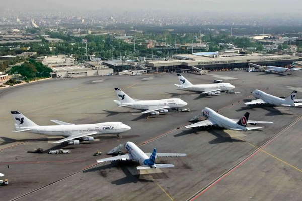 إيران تستبق عقوبات محتملة وتشتري طائرتين مدنيتين مستعملتين من نيجيريا