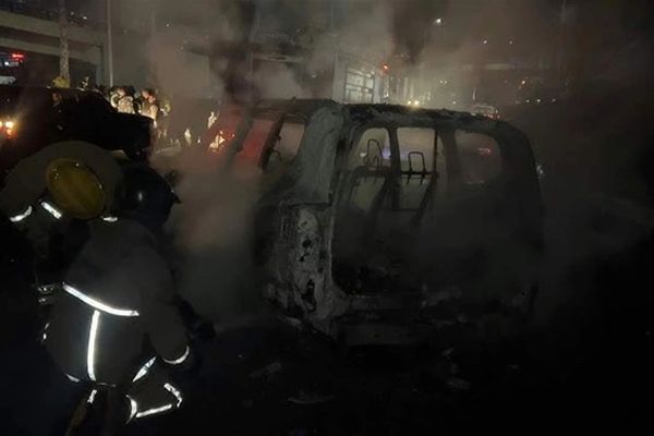 الرئيس اللبناني يدين احتجاجات أنصار حزب الله بعد حظر الطيران الإيراني