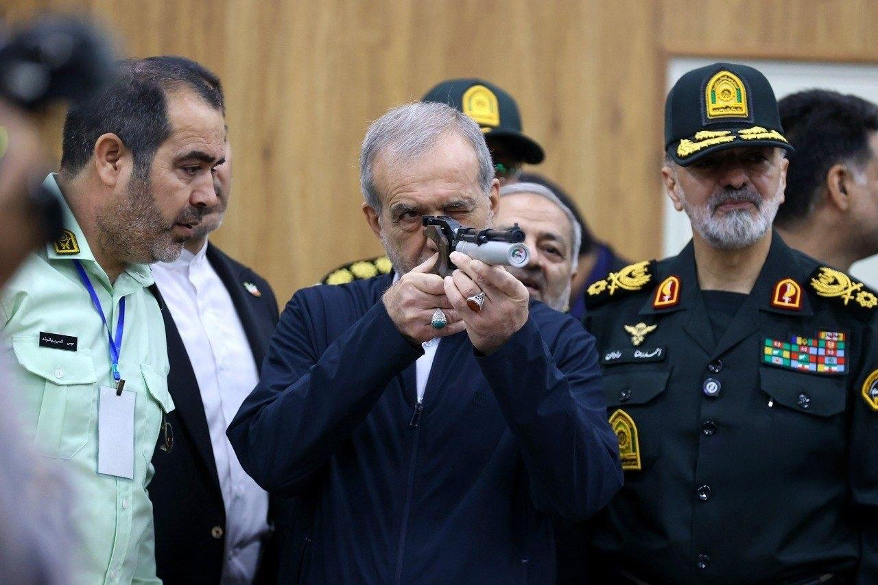پزشکیان و رادان نخستین دبیرستان پلیس را افتتاح کردند