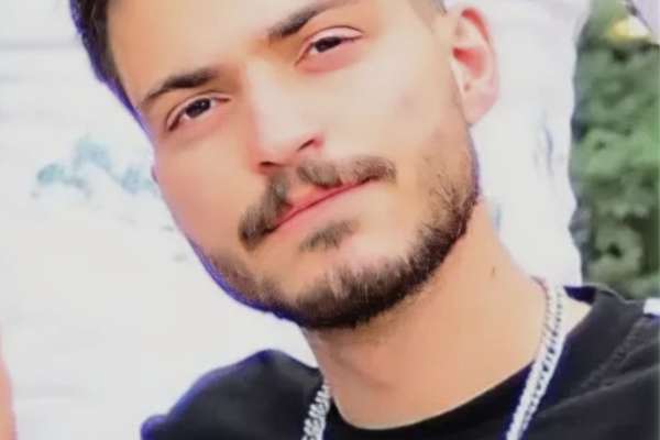 مقتل مجند إيراني برصاص حي خلال احتجاجات "أراك" والأمن يجبر عائلته على دفنه وسط "تكتم تام"