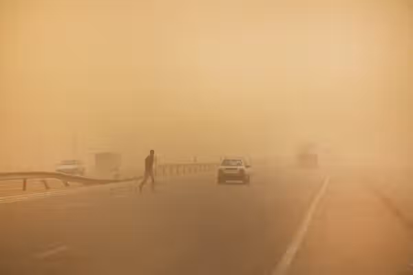 Dust storm blankets central Iran as air quality worsens