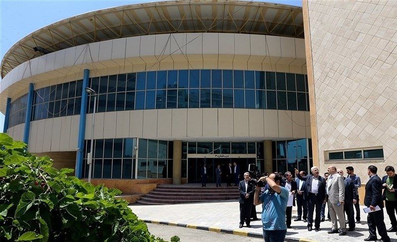 اخراج ۱۰ دانشجو از دانشگاه آزاد سوهانک به‌دلیل «فعالیت مجازی انتقادی، حجاب  و روزه‌خواری» | ایران اینترنشنال