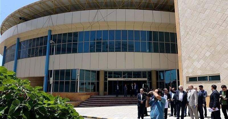 اخراج ۱۰ دانشجو از دانشگاه آزاد سوهانک بهدلیل «فعالیت مجازی انتقادی، حجاب و روزهخواری» | ایران اینترنشنال