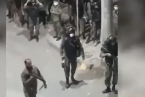 رغم تهديدات الأمن.. أكثر من 70 سينمائيًا إيرانيًا ينضمون إلى الموقعين على بيان "ضع سلاحك"
