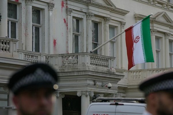 لندن: على من يعمل لصالح إيران الإعلان رسميًا وإلا فستتم ملاحقته قانونيا