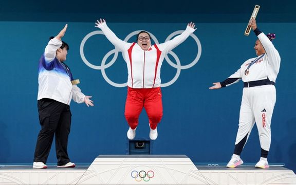 لی وِنوِن، وزنهبردار چینی روی سکوی نخست رقابتهای وزنهبرداری ۸۱+ کیلوی زنان در المپیک پاریس