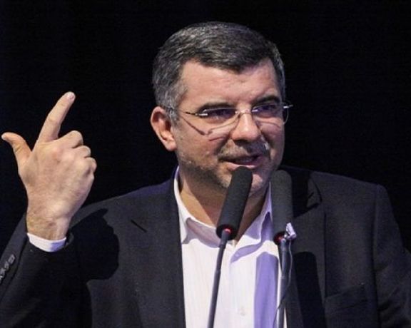 ایرج حریرچی، معاون وزارت بهداشت: چسبیدن فلز به پوست ربطی به واکسن کرونا ندارد