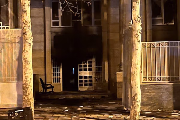 پیام مخاطب از محلات: ماموران اعلامیههای ترحیم کشتهشدگان را جمع میکنند