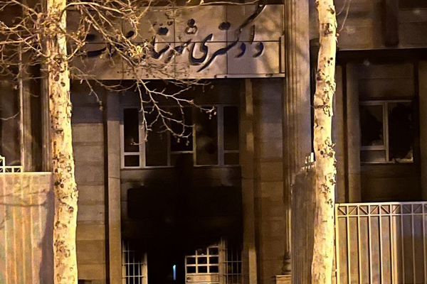 پیامهای مخاطبان: زندانها با مشکل کمبود جا برای نگهداری معترضان مواجه شده