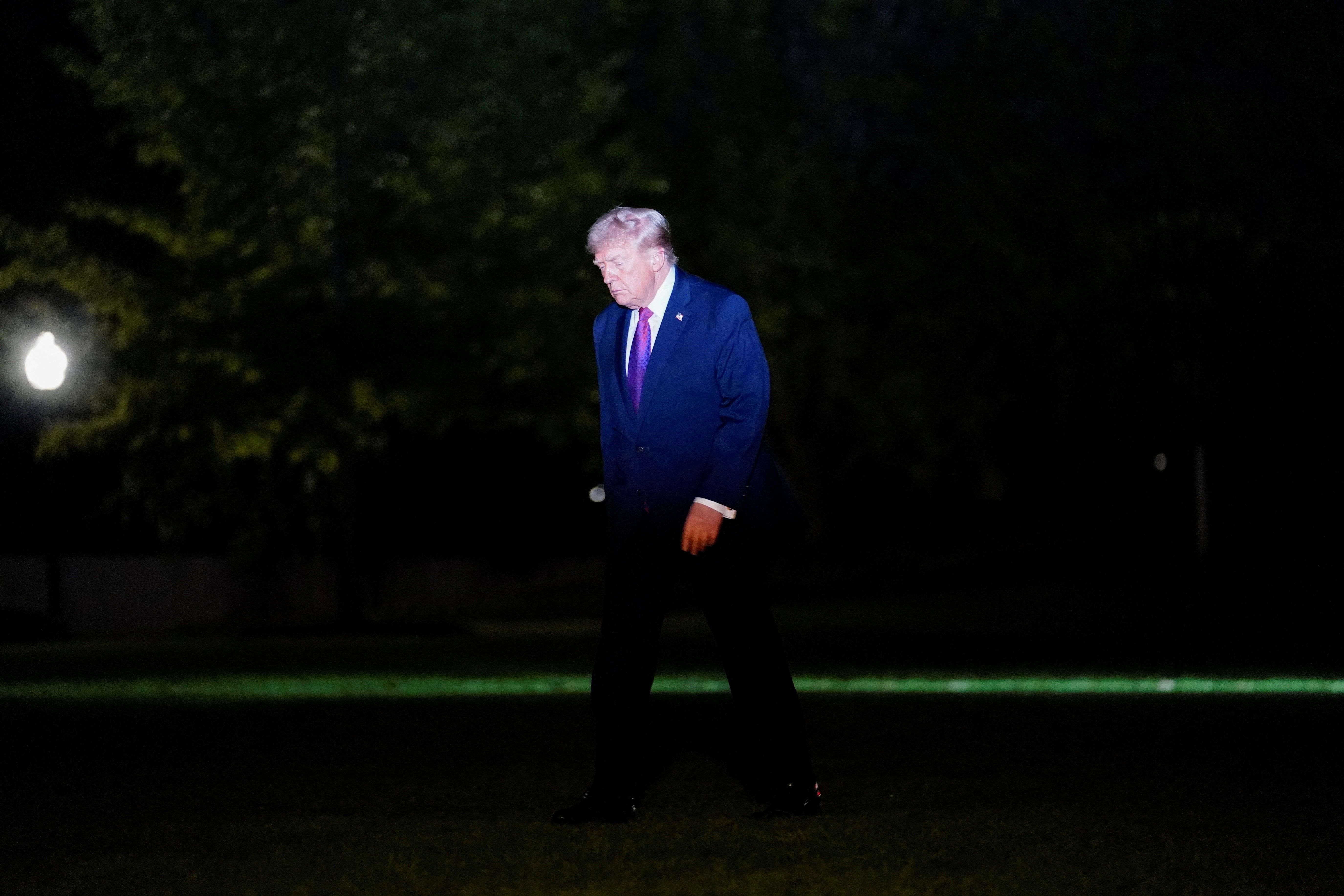 ترامپ با قطعیت ایده دریافت عوارض از سوی جمهوری اسلامی در تنگه هرمز را تکذیب کرد