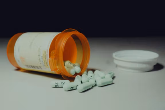 روزنامه شرق از افزایش «سوءمصرف داروهای اعصاب و روان» در ایران خبر داد