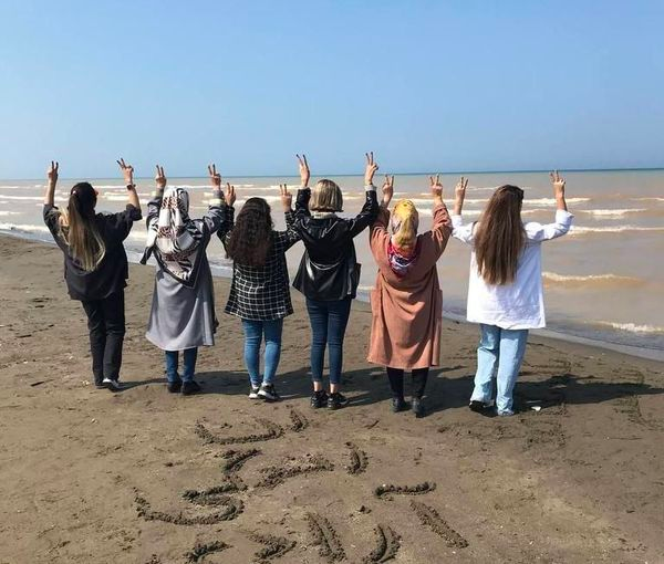 تمرد الإيرانيات على قانون "الحجاب الإجباري" و"كيهان": صور النساء "مفبركة"