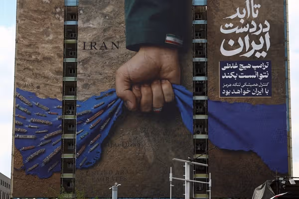 رویترز: تهران عبور امن کشتیها از بخش عمانی تنگه هرمز را به توافق با آمریکا مشروط کرد