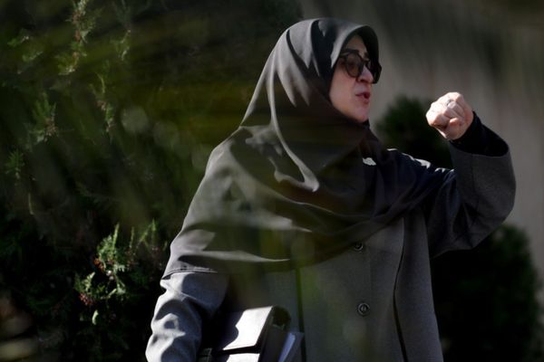 وسط مخاوف من ارتفاع الأسعار.. إيران تبدأ طرح البنزين بـ5 آلاف تومان اعتبارا من 13 ديسمبر