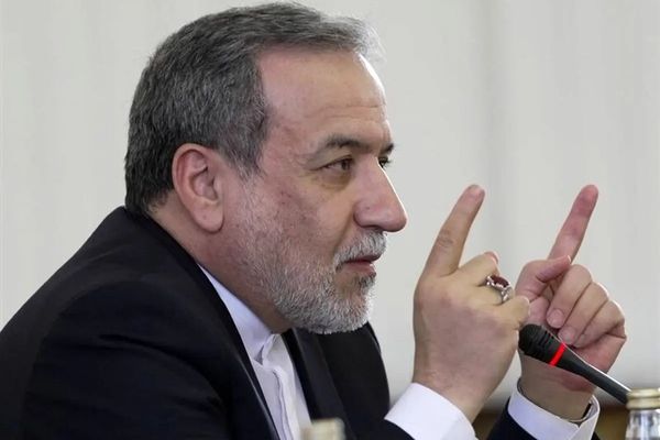 وزير الخارجية الإيراني: قواتنا المسلحة ستلقّن المعتدين الدرس الذي يستحقونه