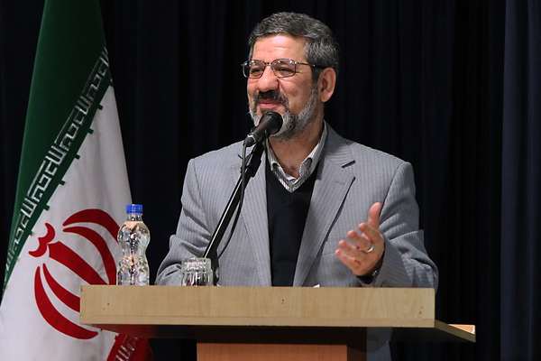 یک فرمانده پیشین سپاه: در جمهوری اسلامی حجاب شرعی و قانونی داریم نه حجاب اجباری