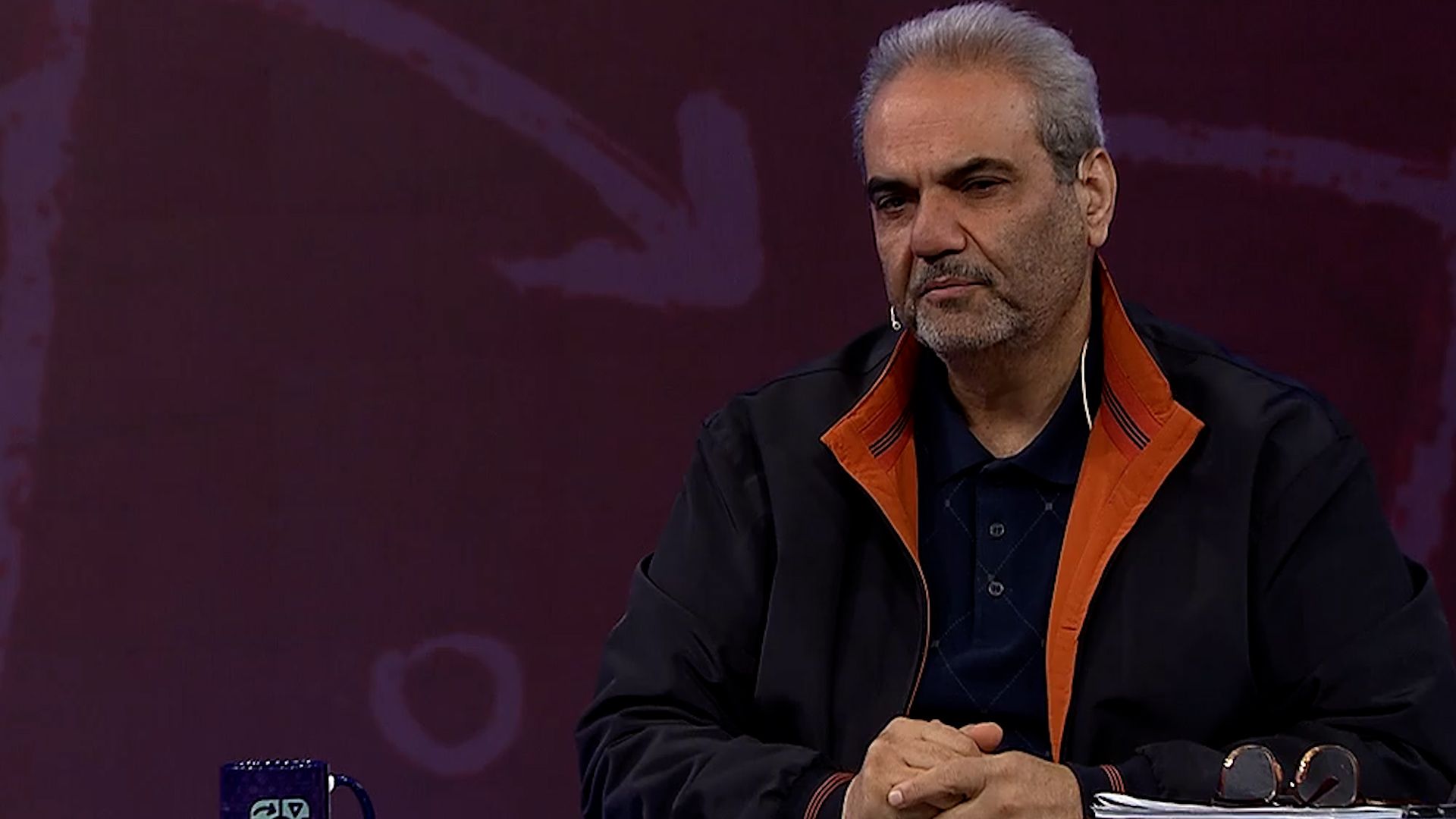 توهین جواد خیابانی روی آنتن زنده؛ وقتی صدا و سیمای جمهوری اسلامی بخشی از رانت فوتبال است