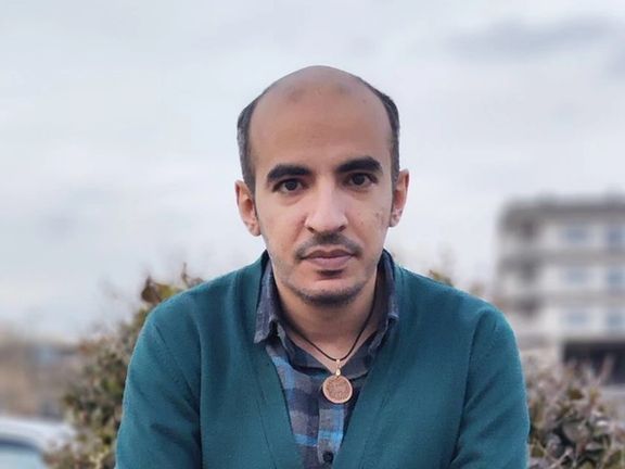 خانواده حسین شنبهزاده: فرزند ما از حقوق اولیه یک زندانی برخوردار نیست و اتهامات دروغ است