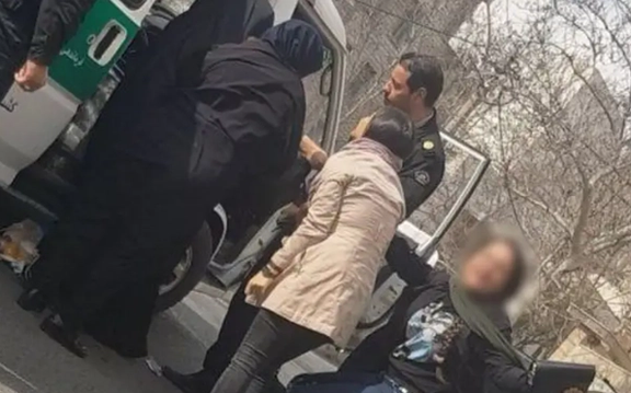 رییس پیشین بسیج دانشجویی: احتمالا طرح بعدی زنده به گور کردن زنان و دختران است