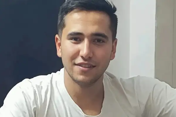 شکنجه با شلاق و شکستن انگشتان گلمحمد محمدی، معترض زندانی، پیش از اعدام