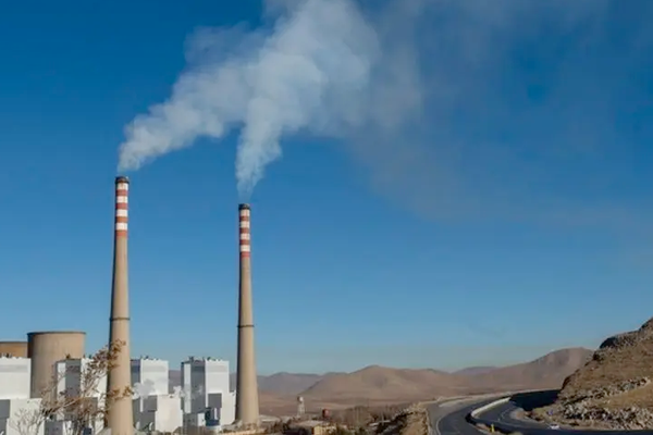 الحكومة الإيرانية تعود لقطع الكهرباء بعد عجزها عن توفير شحنات غاز لمحطات الطاقة