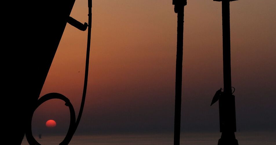 Iran set for soaring inflation and near-zero growth, grim IMF outlook ...