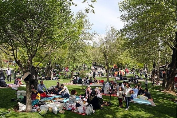 مخالفت حکومت با برگزاری مراسم سیزده بدر؛ ورود به پارکهای بسیاری از شهرها ممنوع شد