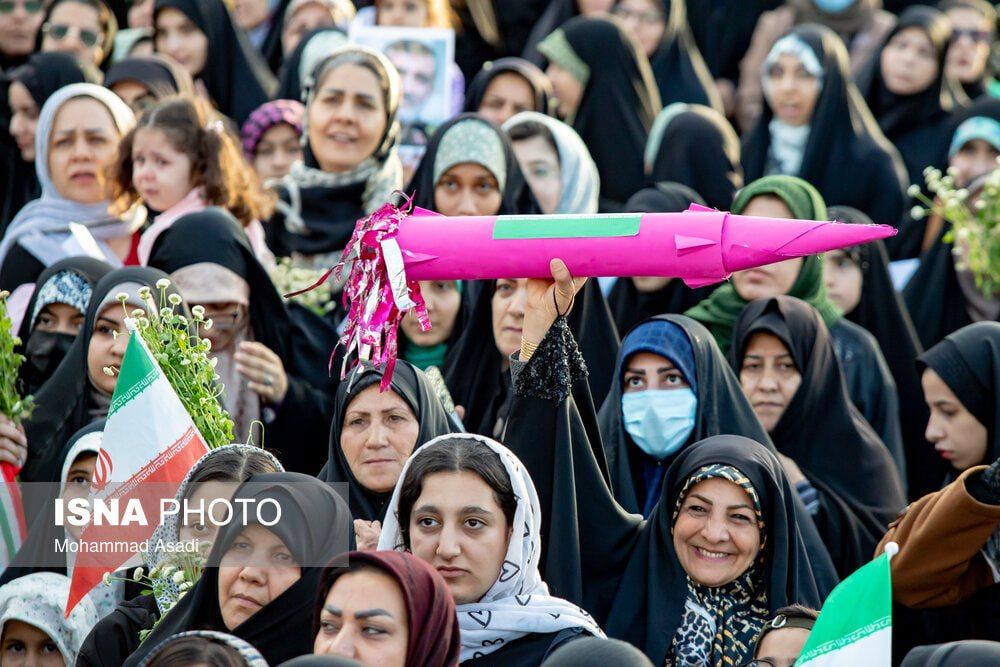 روزنامه کیهان: تمام شریان‌های حیاتی آمریکا در منطقه در تیررس موشکی قرار دارد