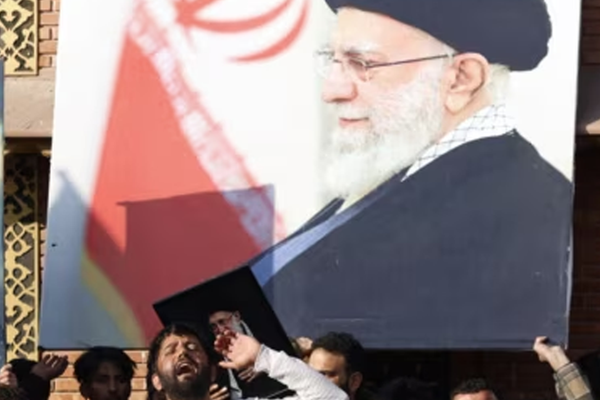 نائب رئيس البرلمان الإيراني: بعد ساعة من الهجوم تبيّن لنا مقتل علي خامنئي