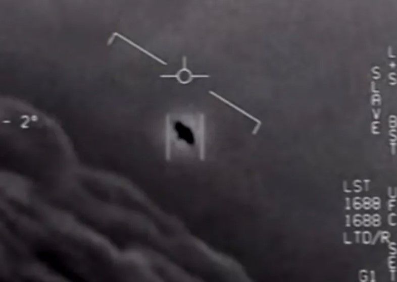 ترامپ: اسناد بسیار جالبی از بررسی‌های دولت آمریکا درباره اشیاء پرنده ناشناس منتشر می‌کنیم