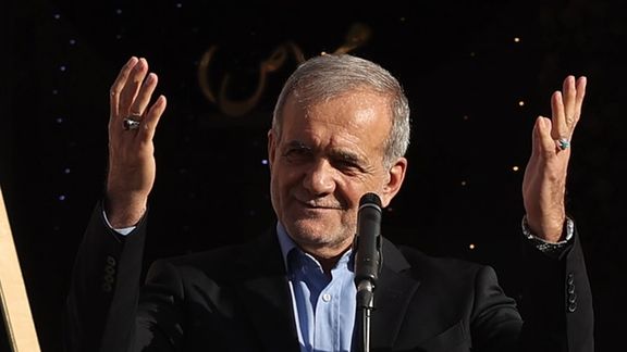 مومنی، استاد اقتصاد: از وقتی پزشکیان رییسجمهور شده قیمت نان تا ۶۶ درصد بالا رفته است