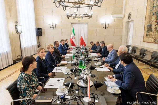 Poland Warns Iran Against Supporting Russia