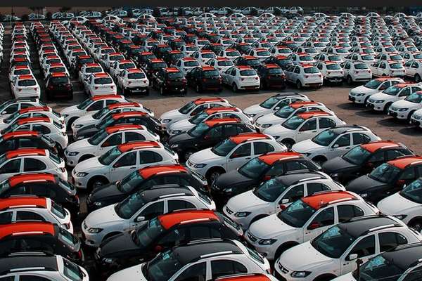 ارتفاع مفاجئ في أسعار سيارات "سايبا" و"إيران خودرو" بنحو 33 في المائة