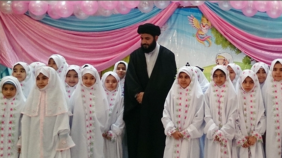 نماینده خامنهای در هرمزگان: حضور طلاب بین دانشآموزان دشمن را عصبانی کرده است