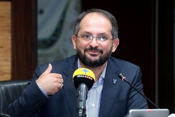 معاون دانشگاه آزاد: تعداد زیادی از دانشجویان دوست جنس مخالف دارند