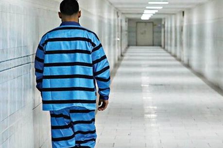 إقدام سجين سياسي على الانتحار في سجن زاهدان بإيران