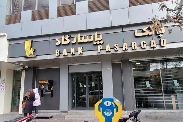 دبیر کانون بانکهای خصوصی: جریانی مشکوک برای خروج پول نقد از بانکها وجود دارد