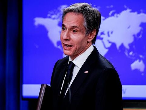 وزیر خارجه آمریکا: حتی در صورت بازگشت به برجام، صدها تحریم ایران پابرجا میماند