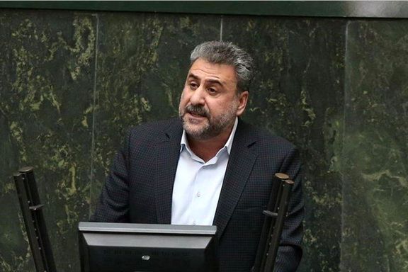 Falahatpisheh speaking in parlaiment in 2018