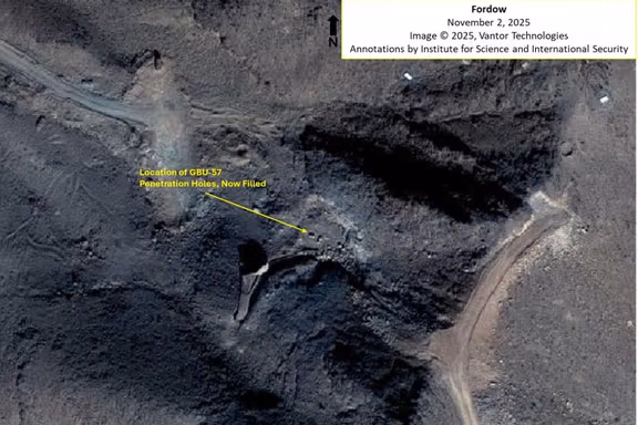 محل اصابت بمب سنگرشکن که حفرههای ناشی از آن اکنون پُر شدهاند - عکس از موسسه علوم و امنیت بینالمللی