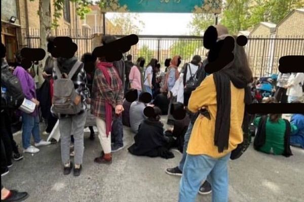 النظام الإيراني يواصل محاولاته لقمع طلاب الجامعات في "صمت"