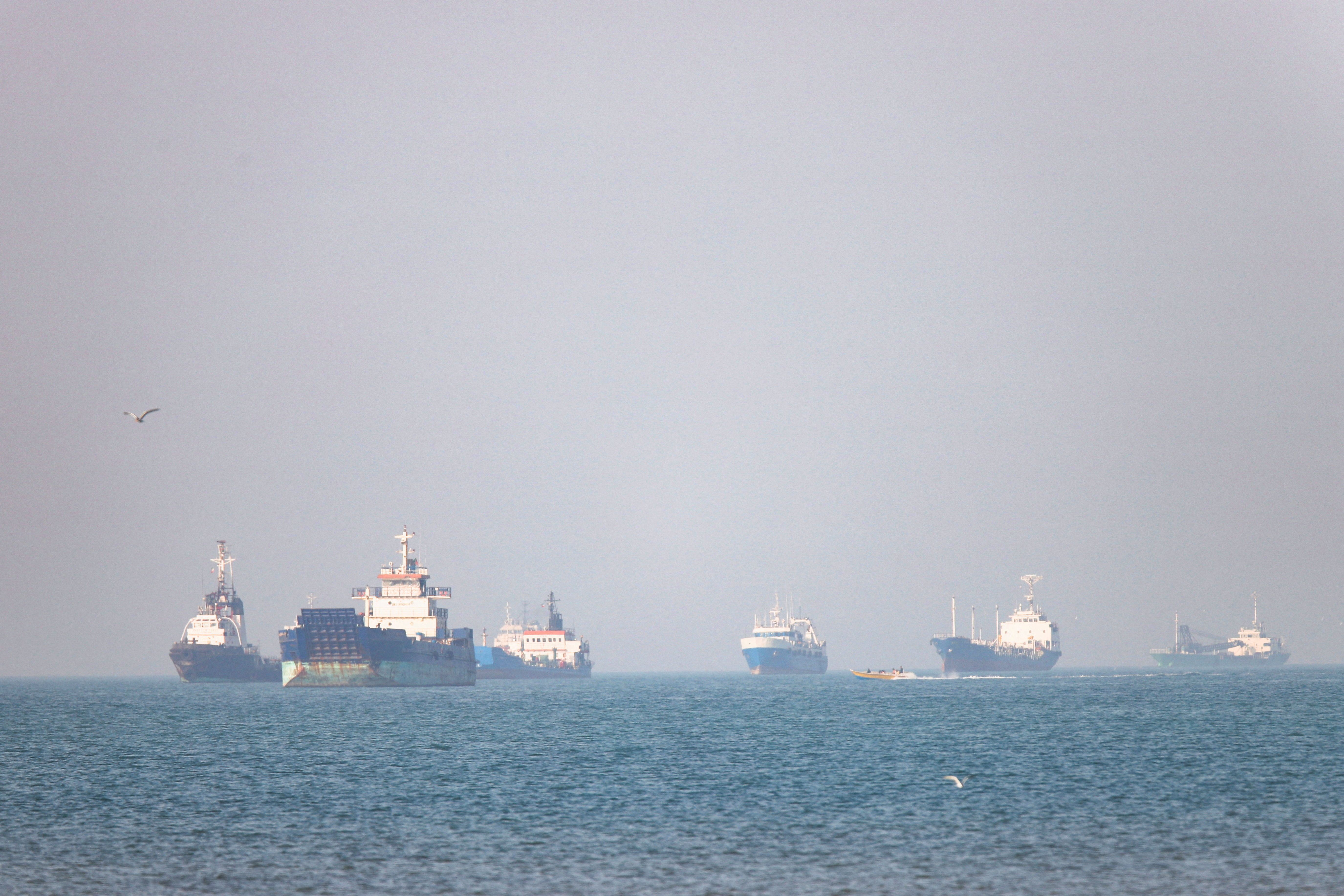 US ends Iran's brief oil opening after Hormuz tanker attacks