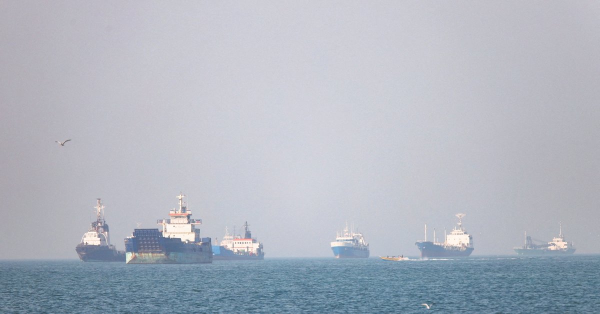 US ends Iran's brief oil opening after Hormuz tanker attacks