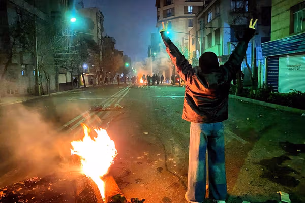 "رويترز": ترامب يدرس مهاجمة عناصر القمع في إيران دعمًا للمحتجين