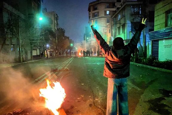 رویترز: ترامپ با هدف حمایت از معترضان ایران، گزینه حمله به عوامل سرکوب را بررسی میکند