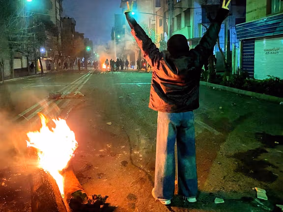 روایت مخاطبی از بازداشتش در اعتراضات: ما را به تجاوز تهدید میکردند