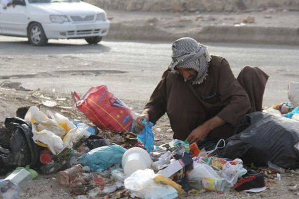 تقرير رسمي: واحد من كل ثلاثة إيرانيين يعيش في فقر مدقع