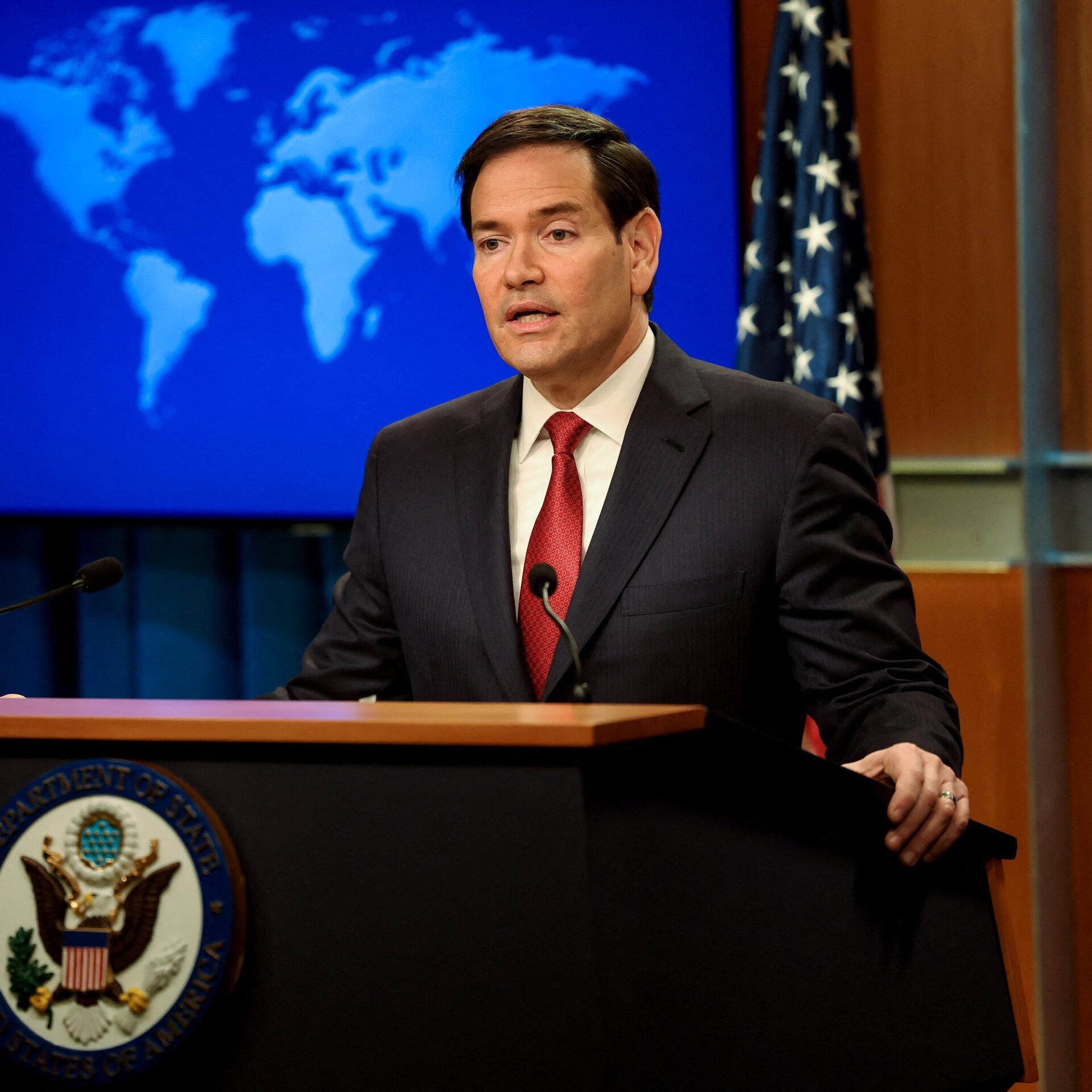 روبیو: مذاکره باید شامل برنامه هسته‌ای، موشکی، حمایت از تروریسم و رفتار حکومت با مردم باشد