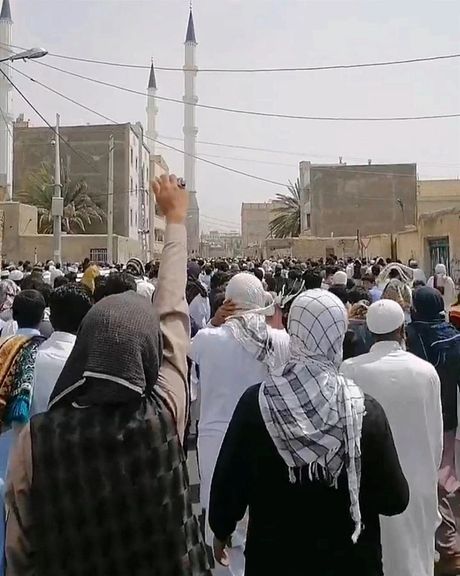 احتجاجات زاهدان في الأسبوع 32.. وهتافات تصف خامنئي بـ"المجرم" ونظامه بـ"جمهورية الإعدام"